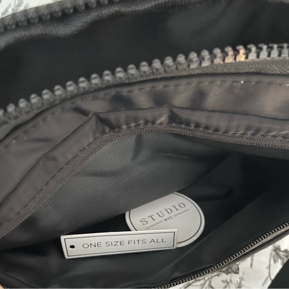 Studio NYC Sparkling Waist Fanny Pack OSFM - Picture 5 of 8